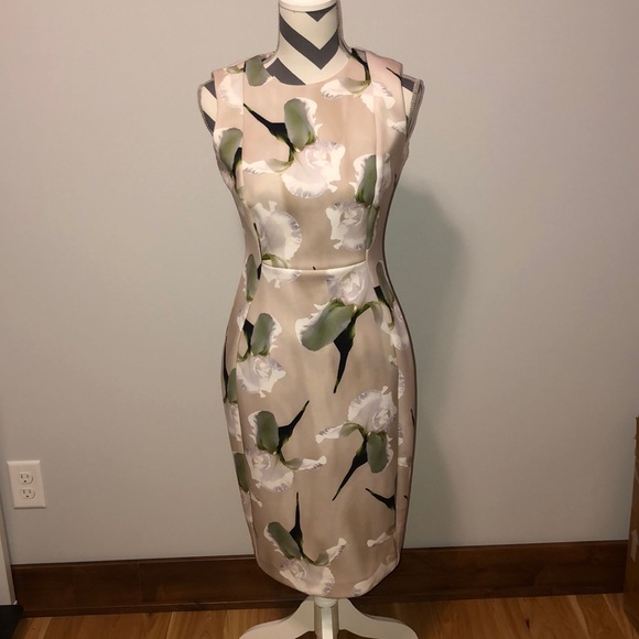Calvin Klein Dresses & Skirts - Calvin Klein Floral Fitted Dress Size 4